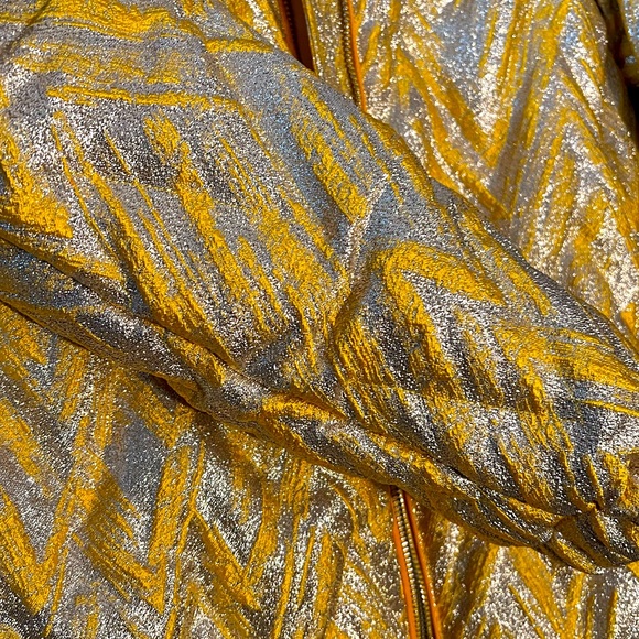 Moschino Yellow and Sliver Chevron Puffer Coat. NWT ! - Picture 4 of 10